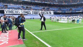 速度与才华铸就传奇：登贝莱金球奖提名背后的足球逆袭之路